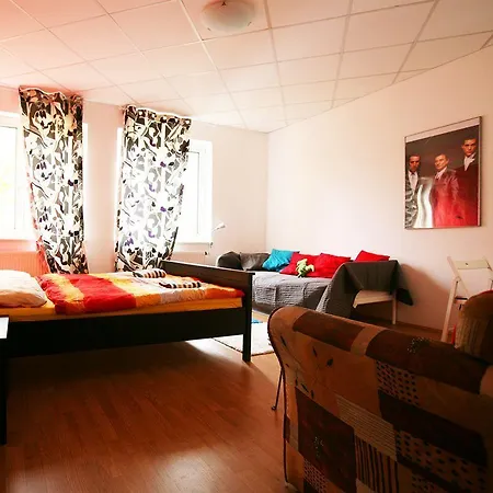 Hostel Freddie Next To Mercury Bratislava