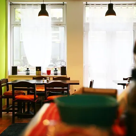 Freddie Next To Mercury * ברטיסלאבה