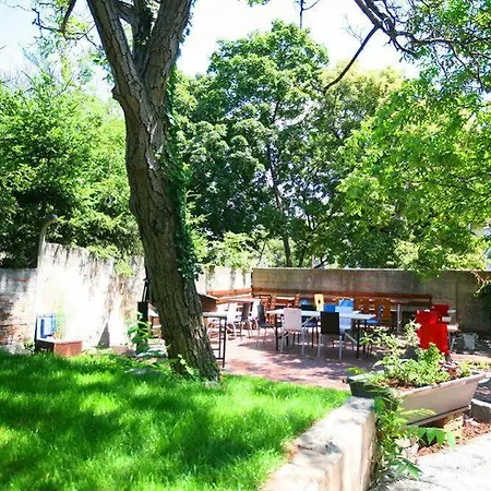 Freddie Next To Mercury *