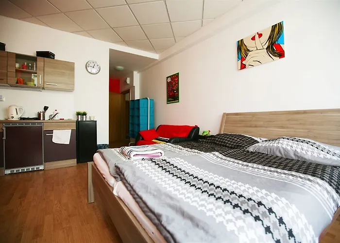 Freddie Next To Mercury Hostel *