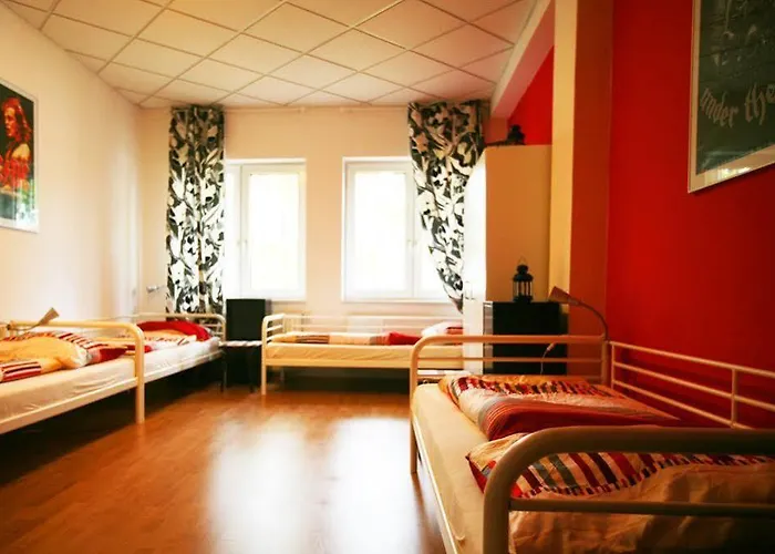 Hostel Freddie Next To Mercury *