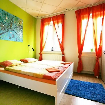 Freddie Next To Mercury Bratysława